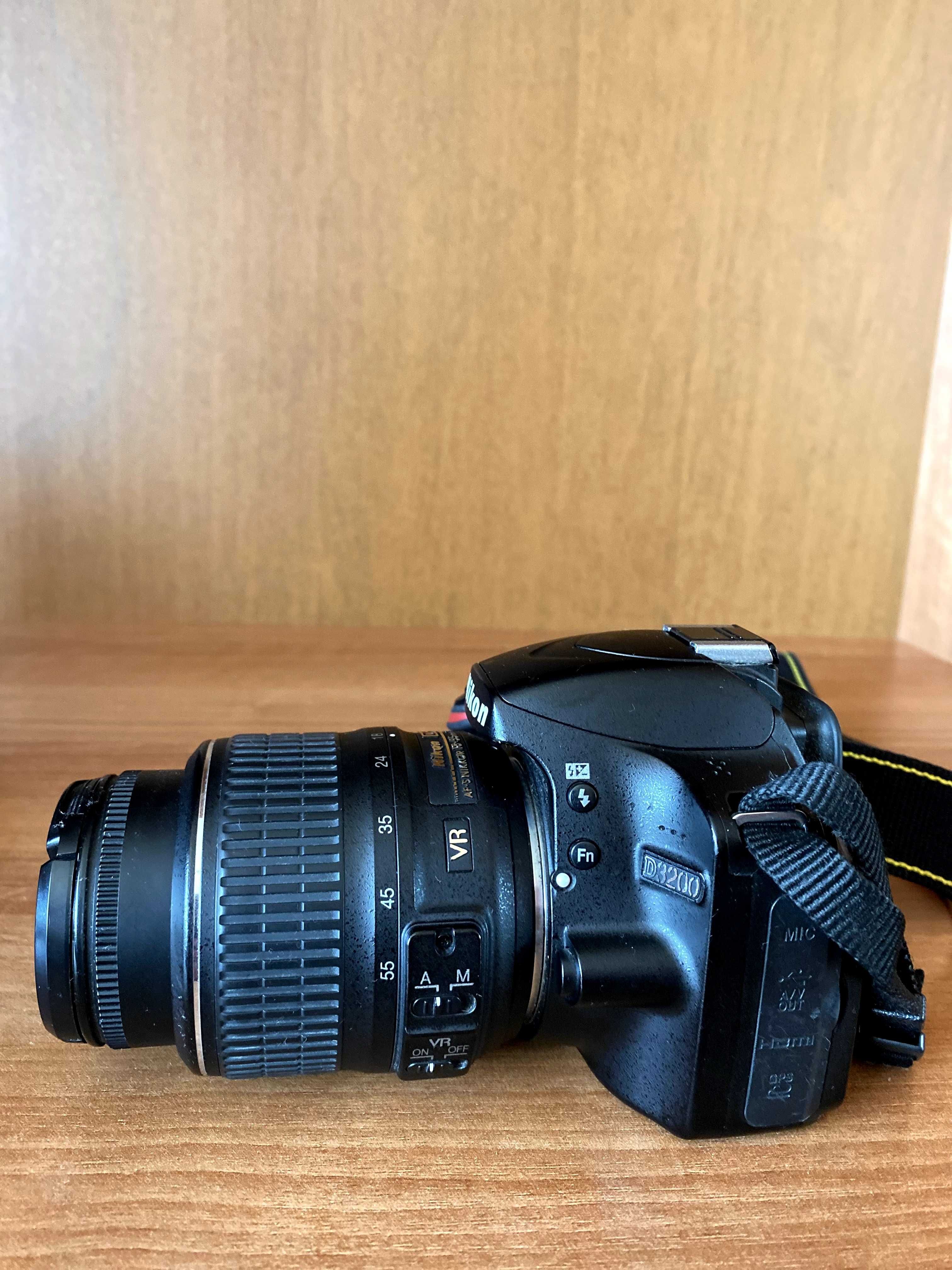 Фотоапарат Nikon D3200 DSLR + 35 mm 1.8 обектив и подаръци