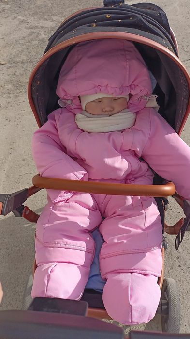 Продам 2 комбинезона ЗИМА, Весна