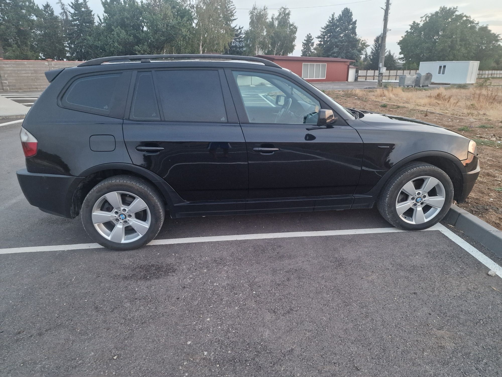 BMW X3  2.0    150кс