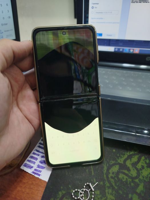Samsung FLIP 3  8/256 GB на запчасти не дорого