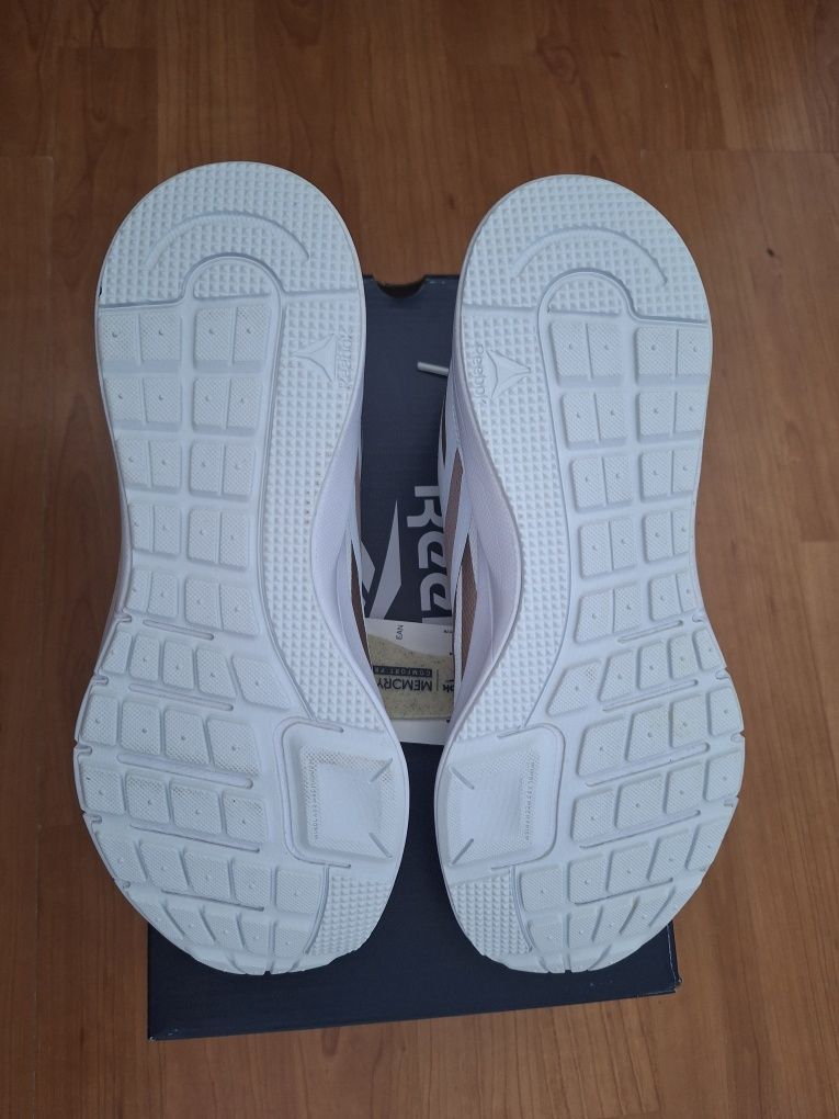 маратонки Reebok runner, номер 39