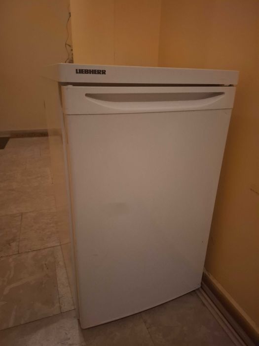 Малък хладилник топ