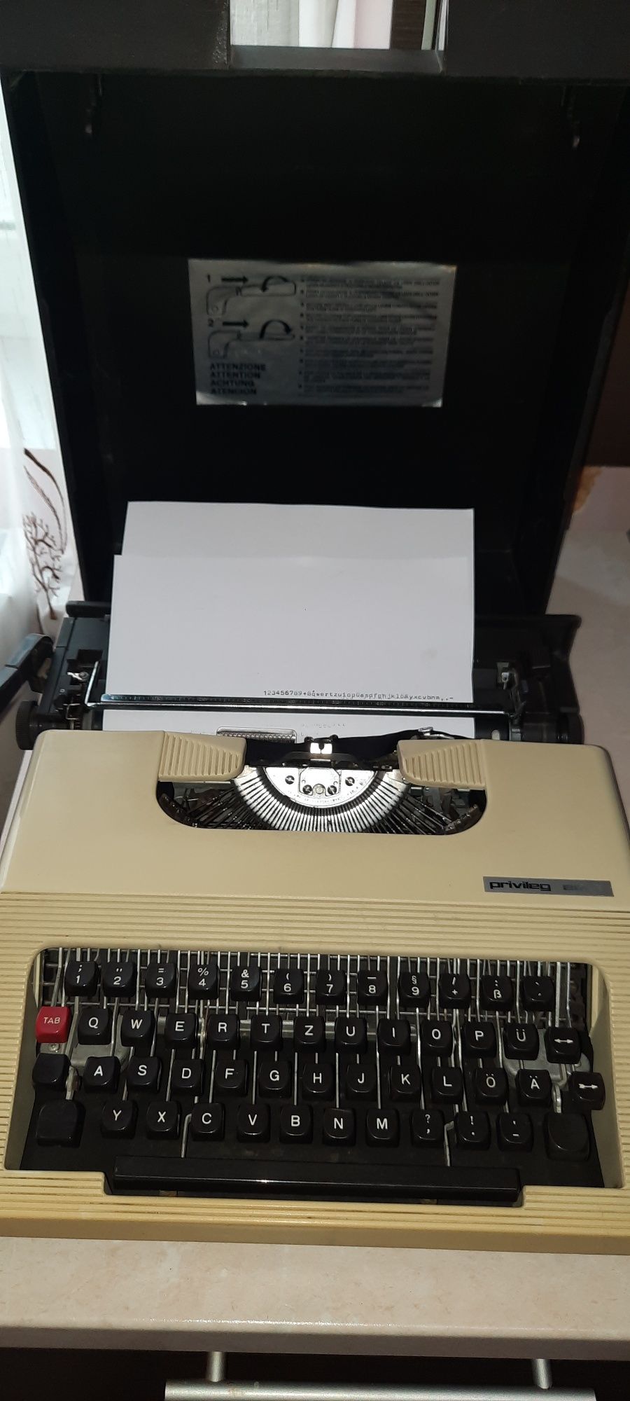 Mașină de scris Privileg 220t funcțională