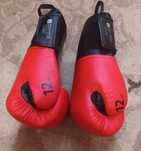 Vând mănuși de box