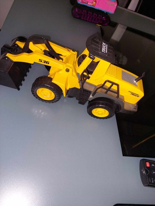 De vânzare 2 escavatoare de jucarie, noi nouțe
