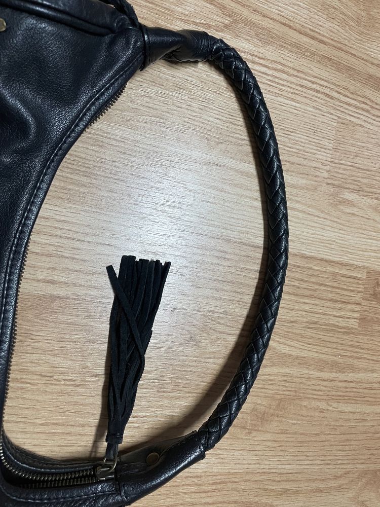 Geanta poseta nu Zara Musette  piele neagra franjuri boho