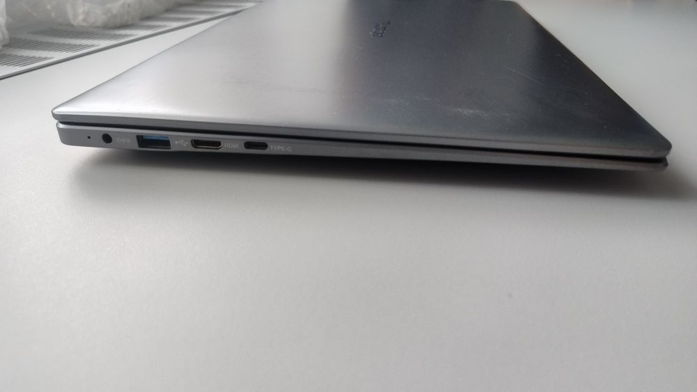 Vând laptop prestigio