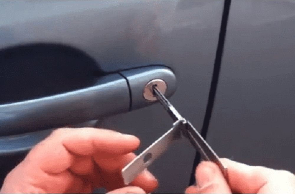 Аварийное вскрытие автомобилей