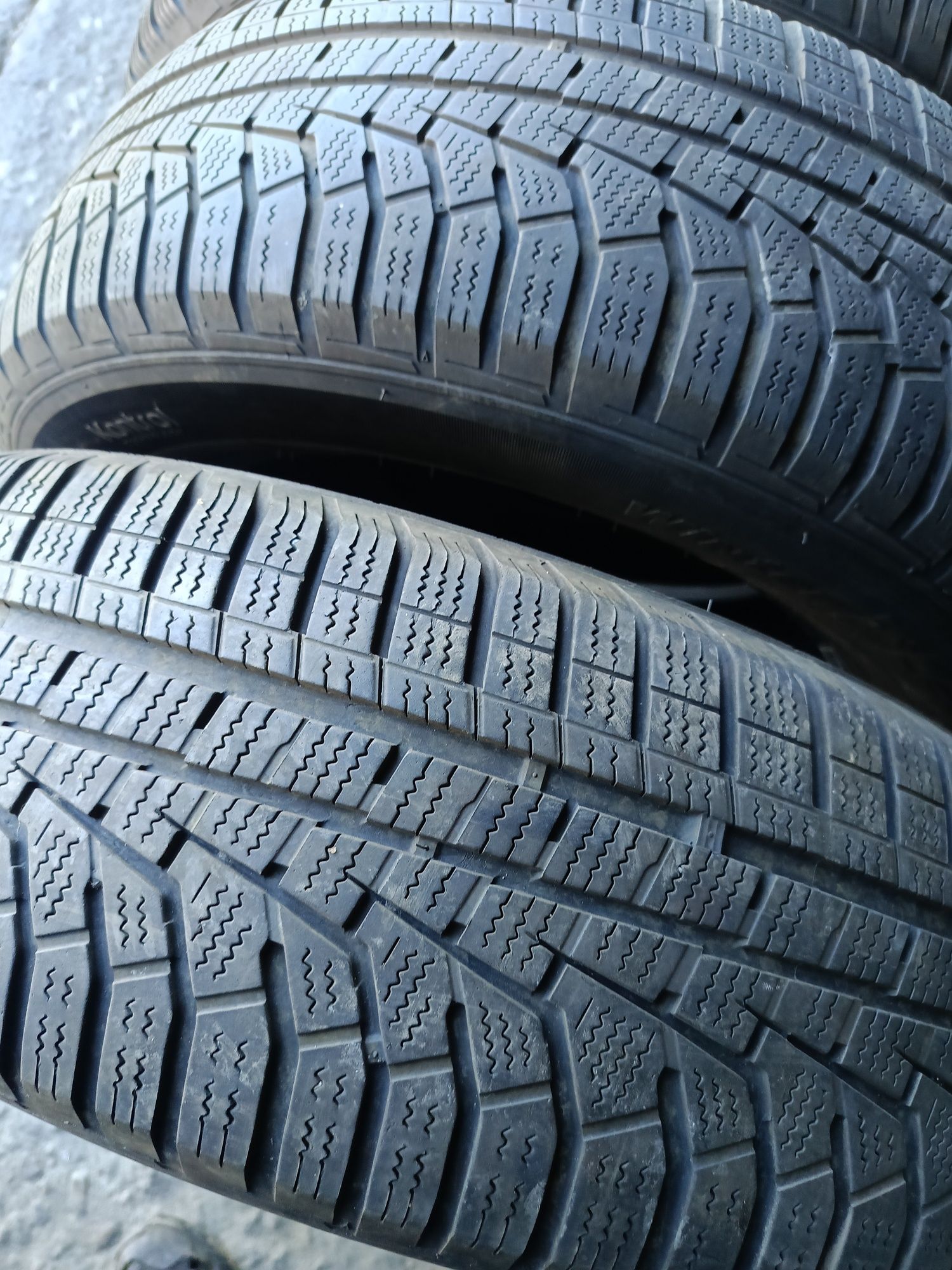 Зимни гуми -16цола -215/70-1бр.-60лв."HANKOOK"