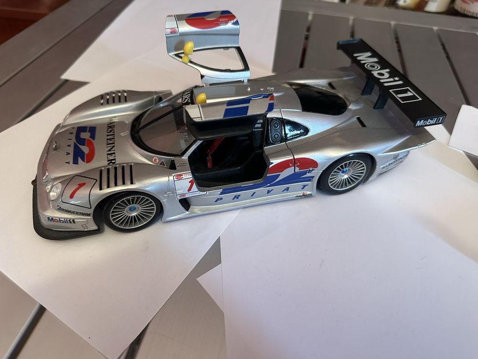 Machete scara 1/18