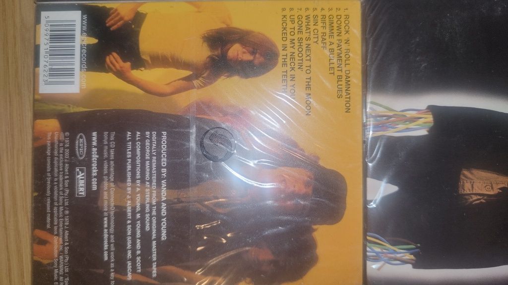 Чисто нови CD AC/DC