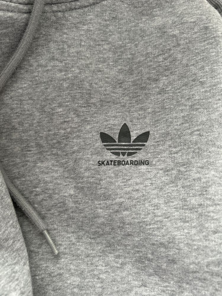Adidas горнище hoodie