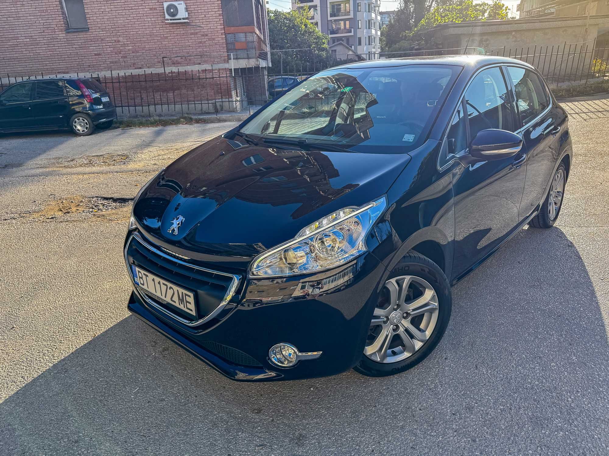 Peugeot 208 1.6 vti сервизна история, отлично състояние 2014