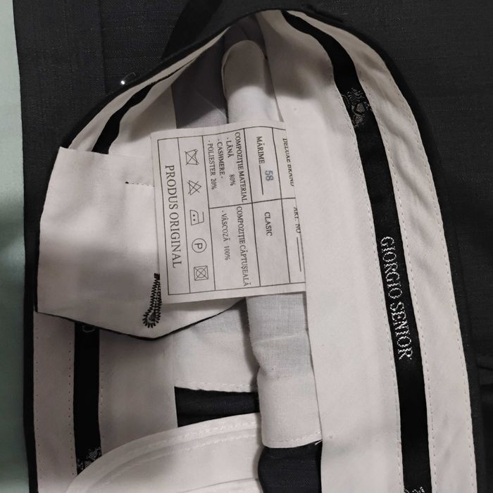 Vând costum bărbați