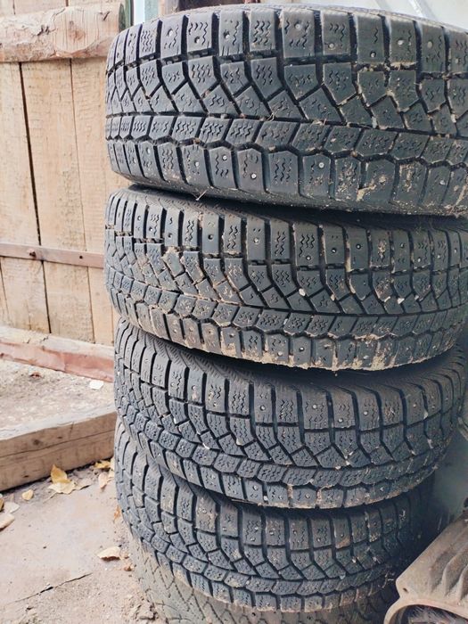 Продам покрышка зимняя состояние отличное 185/55 размер 15
