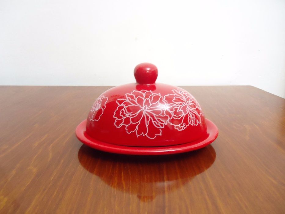 Маслёнка керамическая с крышкой 18х13