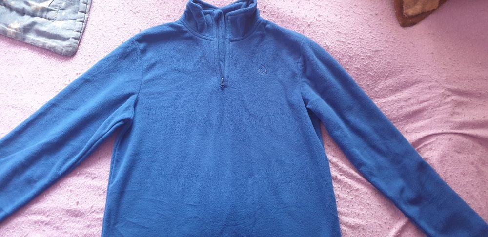 Vand două bluze flece (polar).