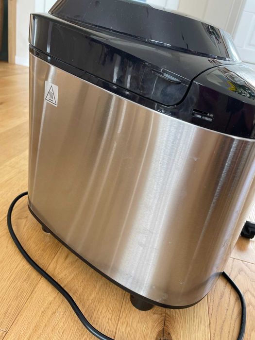 Продавам пекарна за хляб Panasonic SD-ZB2512