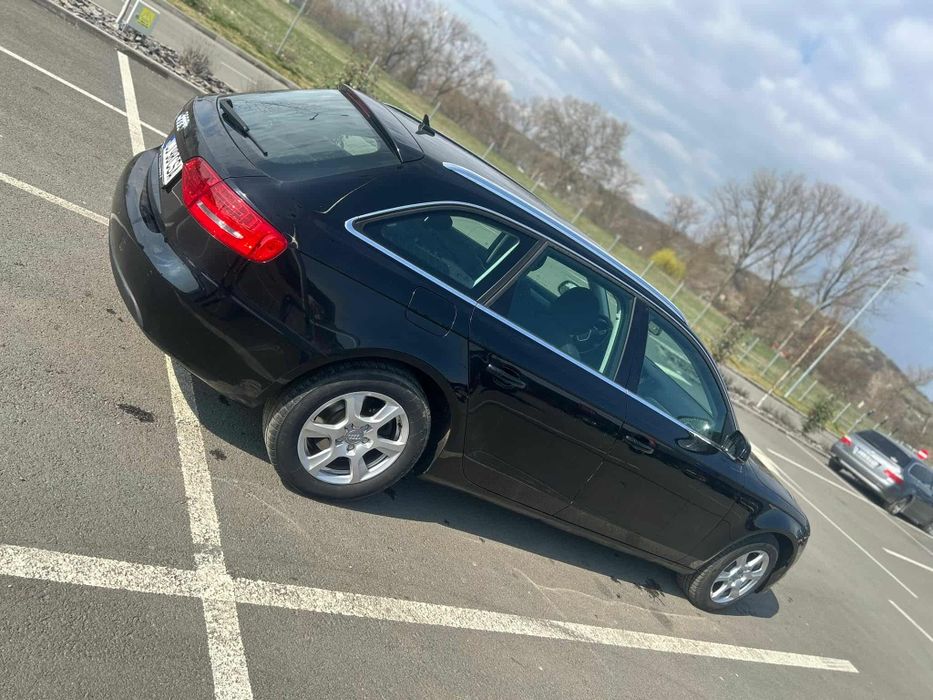 Vând audi a 4 b 8