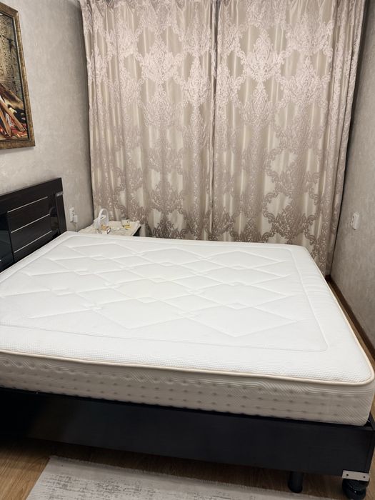 Продам кровать с матрасом