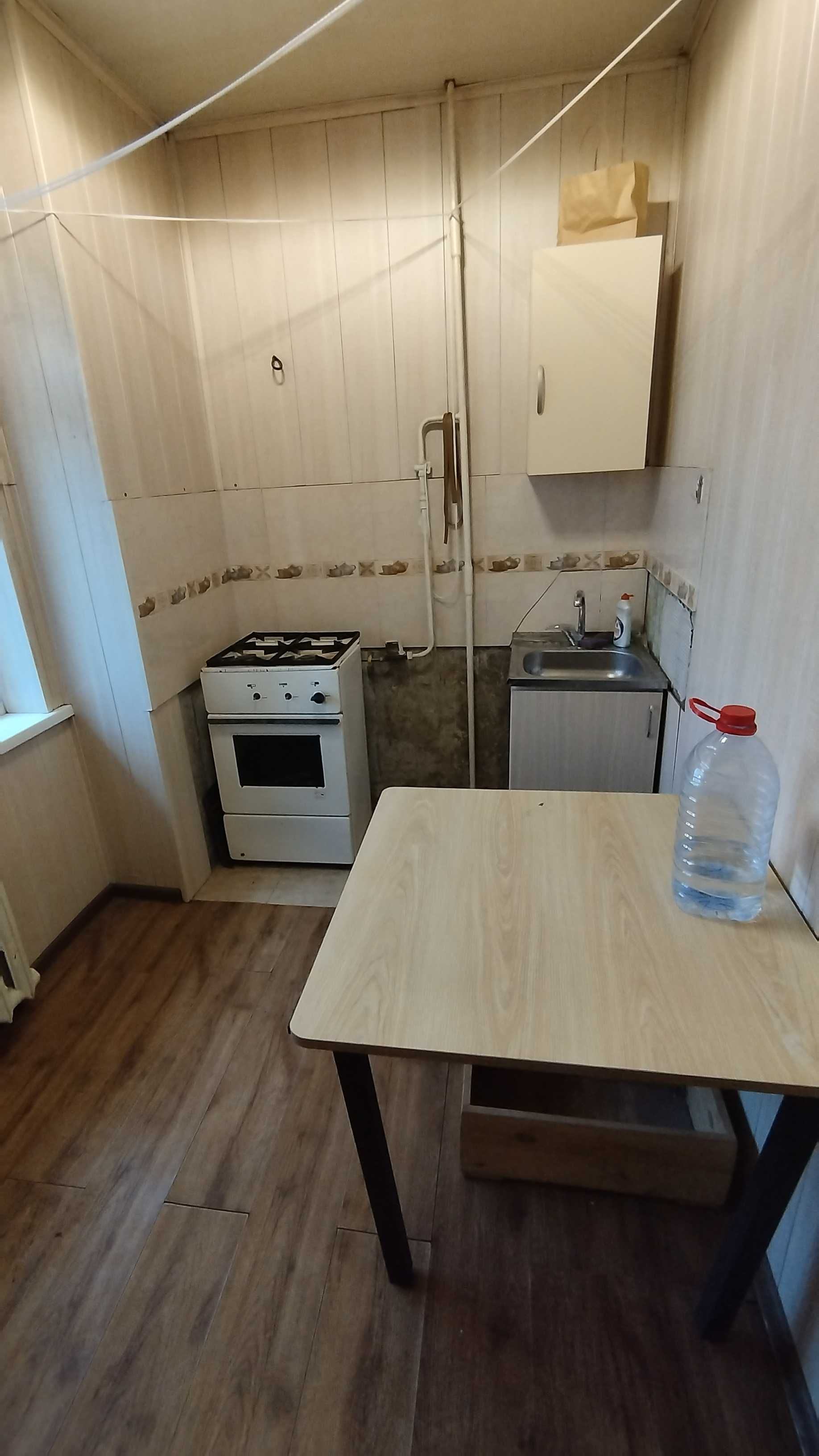 Продаётся своя 1-ком квартиру 1/5/5 без посредников в куйлюк 5-массив.