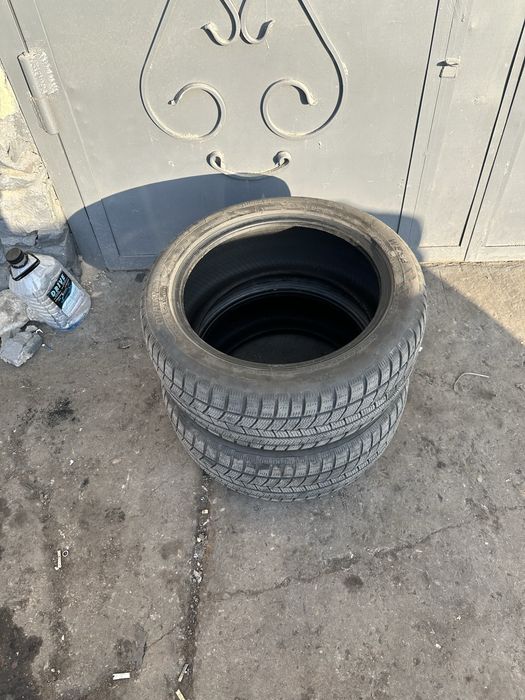 Продаю шины комплект