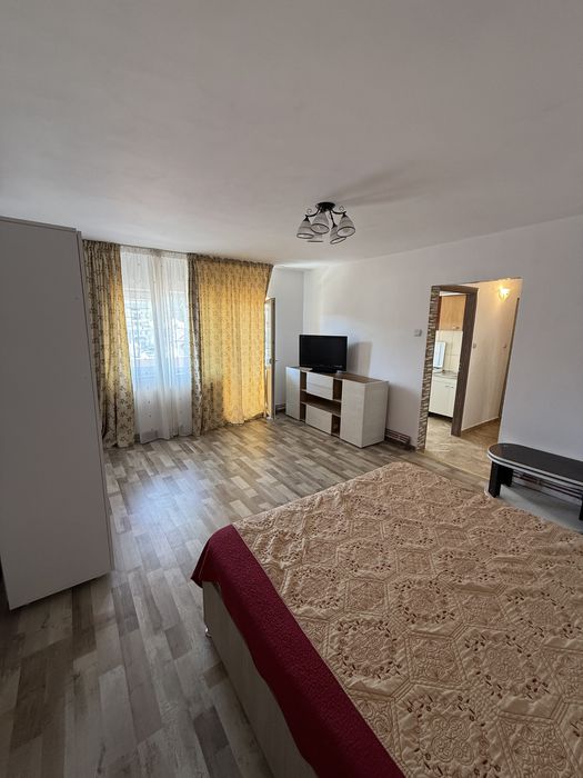 Inchiriez Garsoniera confort 1 zona centrala