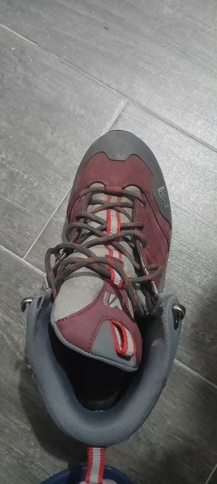 Vând Bocanci Millet Dama, 38, Visiniu/ Gri