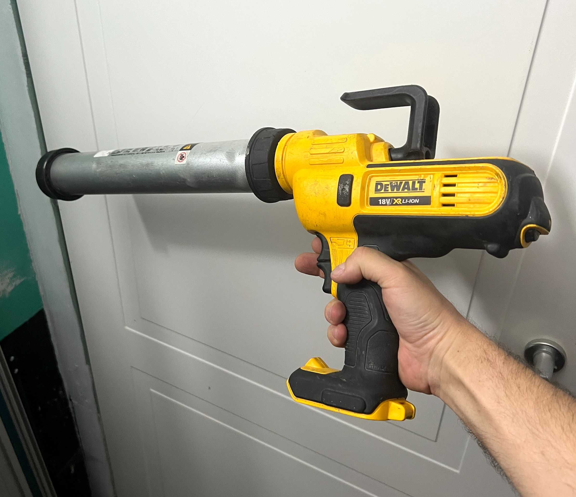 Pistol tub silicon DEWALT DCE580 - corp