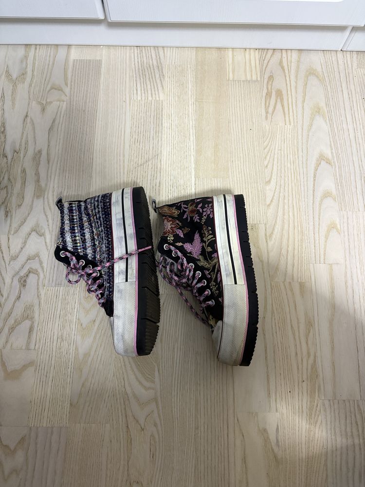 Adidasi desigual