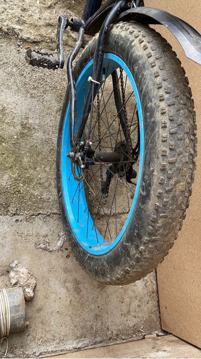 Vand bicicleta cu roti goase pe 26x4.0