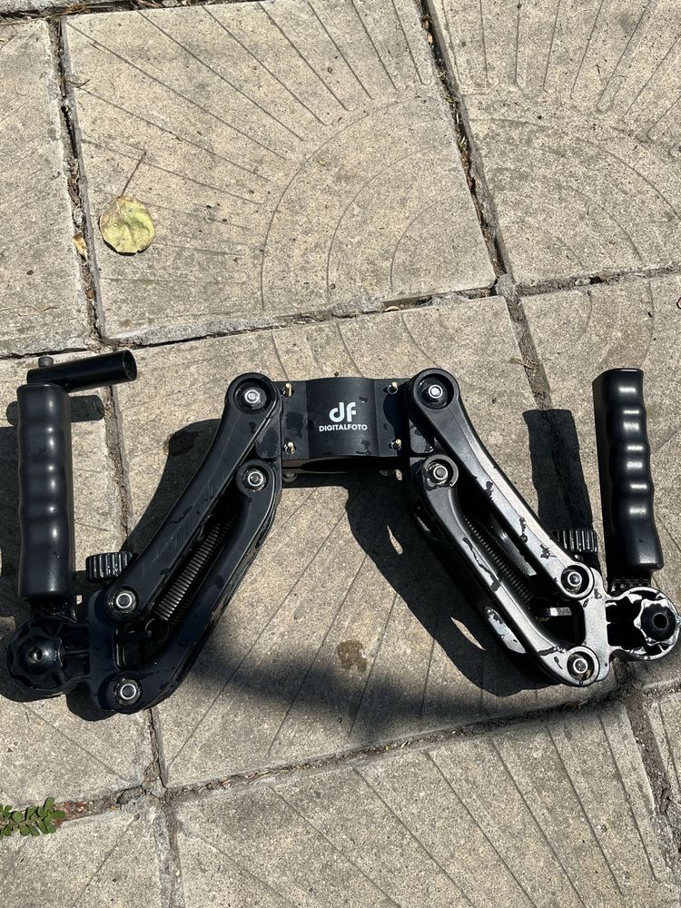 Гимбъл дръжка JP" Dual Handle Spring-Loaded Arm.