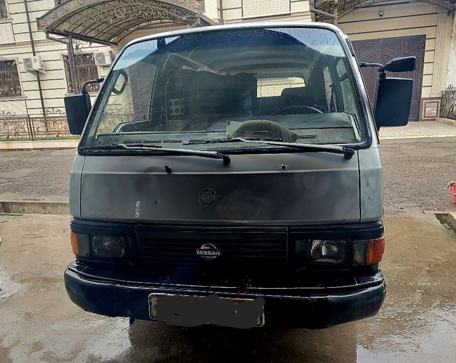 Nissan caravan сотилади