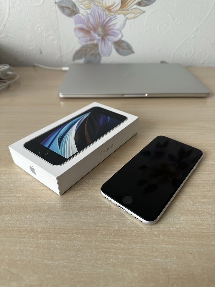 Iphone SE 2020 белый
