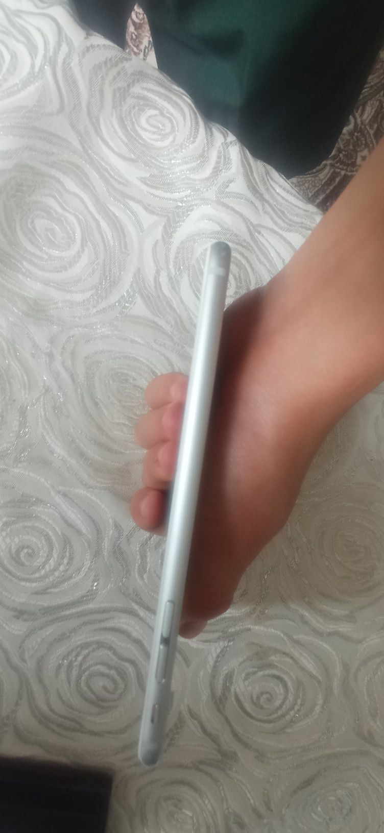 iPhone 6s plus sotiladi