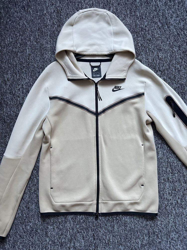 Nike Tech Fleece Bleach Creme Full