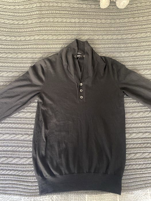 Hugo Boss пуловер от меринова вълна (мъжки, L размер)