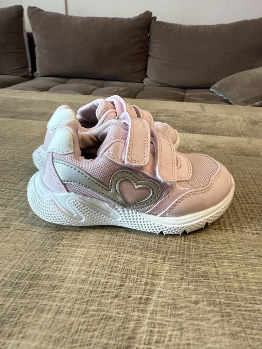 Обувки за момиче 22,Adidas,Geox