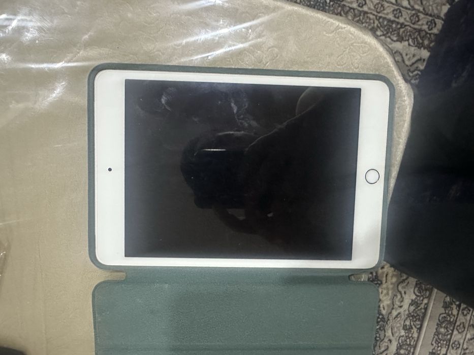 Ipad 4mini sotiladi 64gb