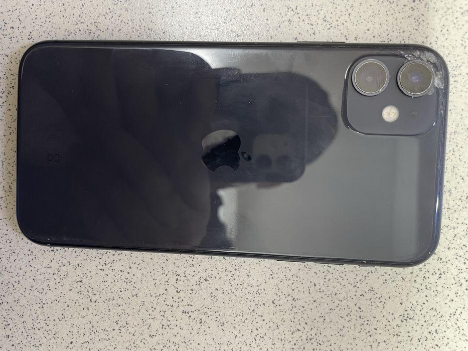 продаю iphone 11