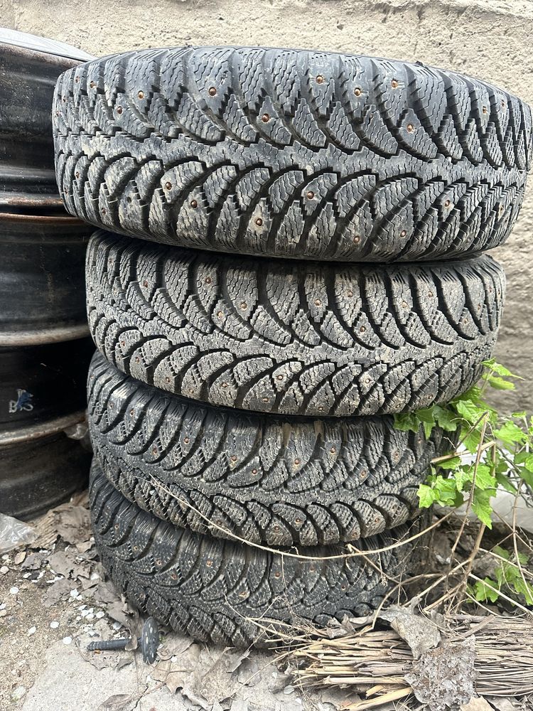 комлект шин с дисками 175 70 R13