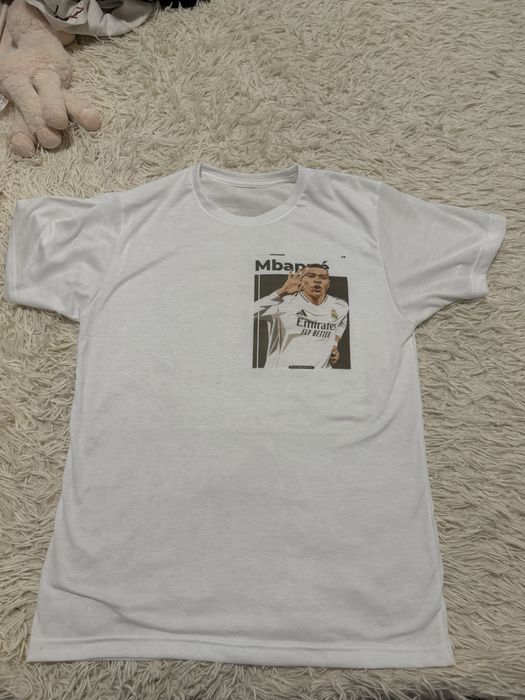 Vand tricou cu print mbappe
