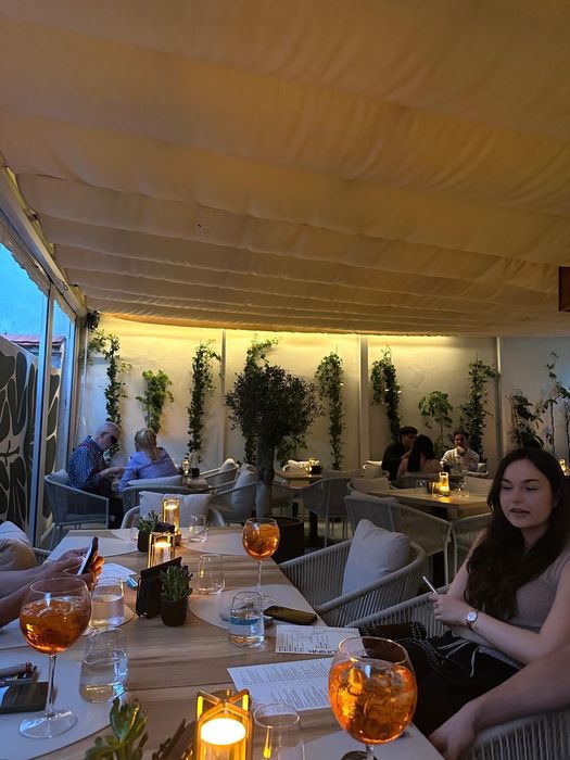 Restaurant de vanzare/predare afacere la cheie ultracentral sectorul 1