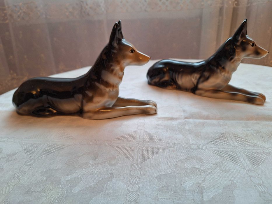 Bibelouri - Caini ciobanesti germani confectionati din portelan