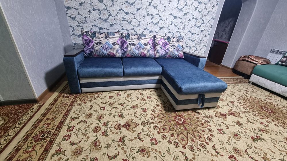 Продам диван угловой 2 штуки