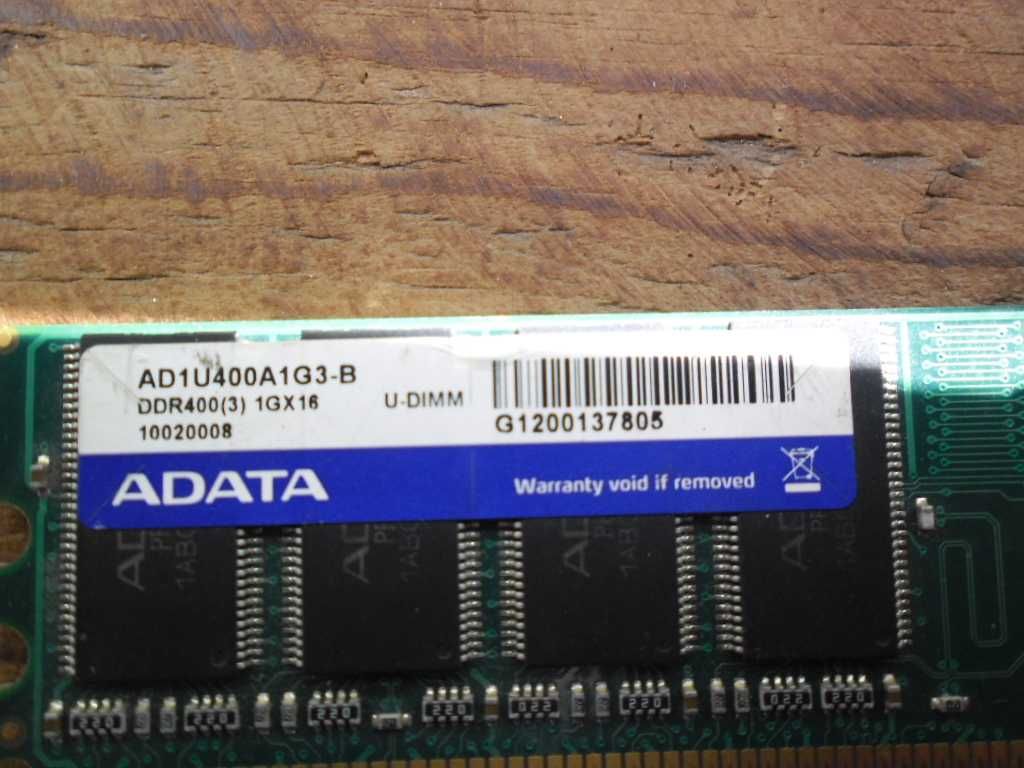 Продавам  DDR 400 Ок  състояние