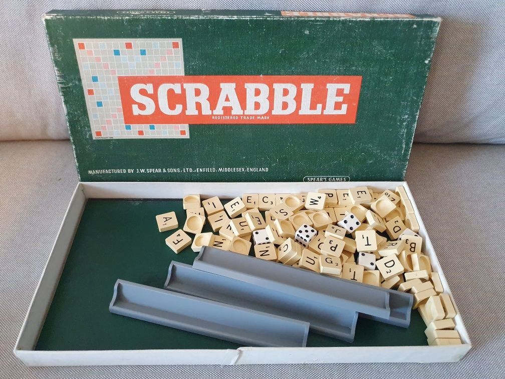 Jocuri vechi românești Scrabble