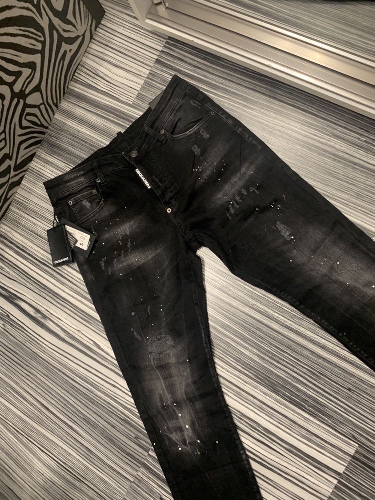 Blugi DSQUARED-Poze reale 100% Calitate superioara ! Marimi 42,44,46,4
