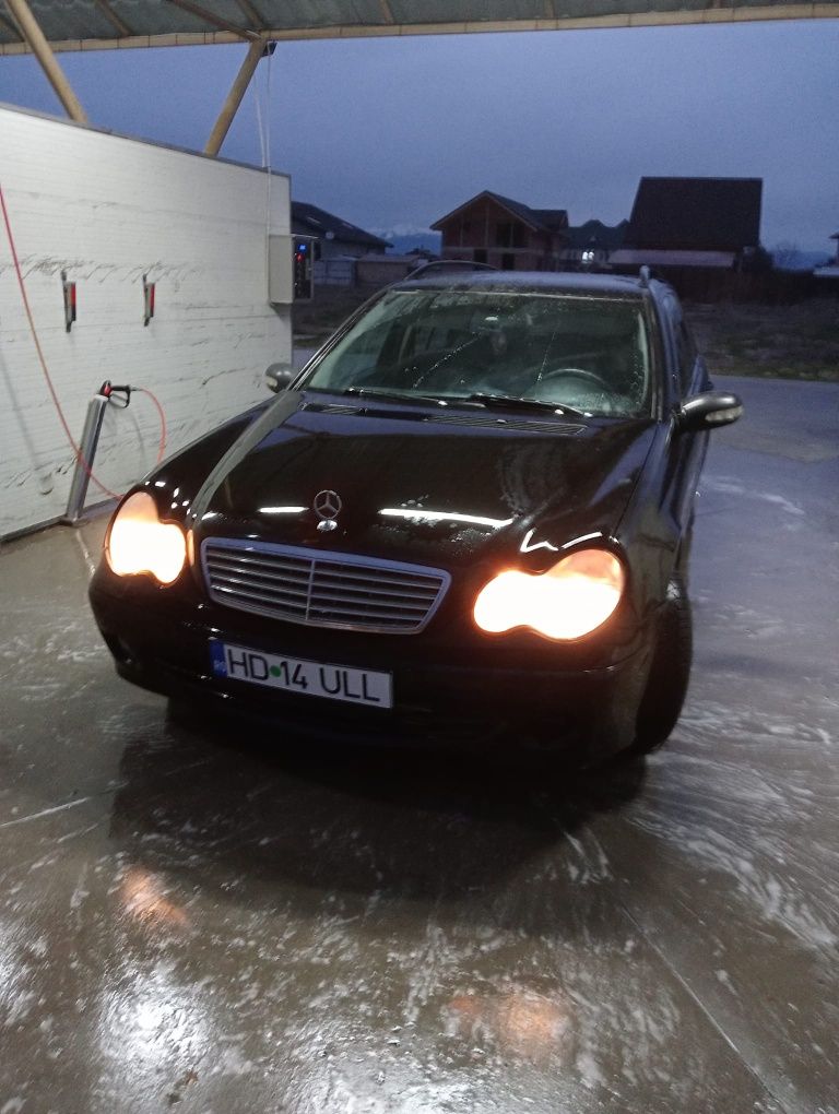 Vand Mercedes Benz C 200 diesel an 2005