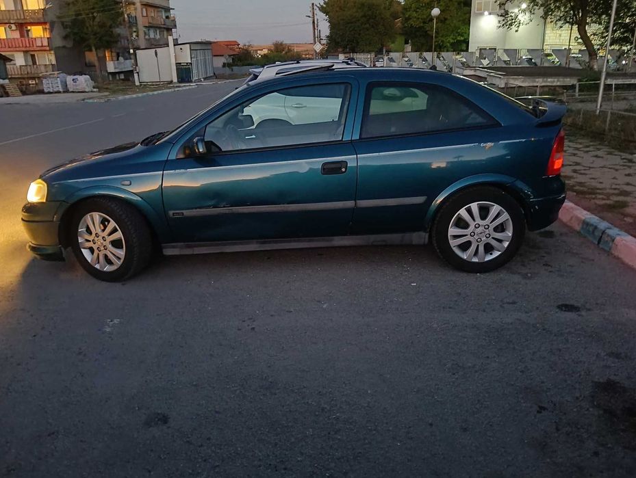 Продавам личния си автомобил астра   1.8